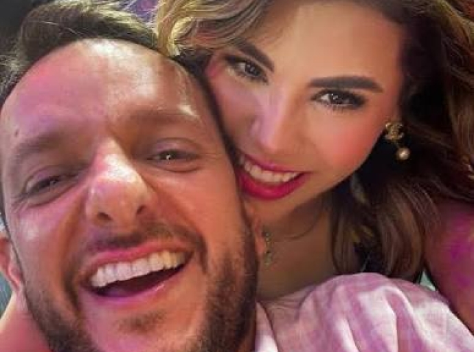  Morena Pide un Sacerdote